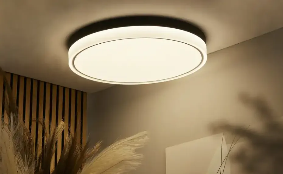 KHG LED-Deckenleuchte, schwarz mit Fernbedienung