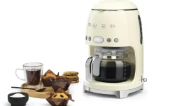 smeg Kaffeeautomat DCF02CREU | silberfarben, Creme