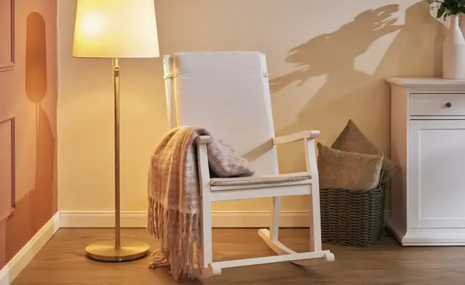 Trio Stehleuchte, 3-flammig, Messing-matt, Stoffschirm weiß | matt, Goldfarben